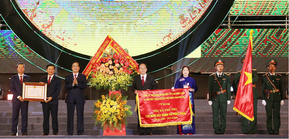 Lễ kỷ niệm 120 năm thị xã Phú Thọ